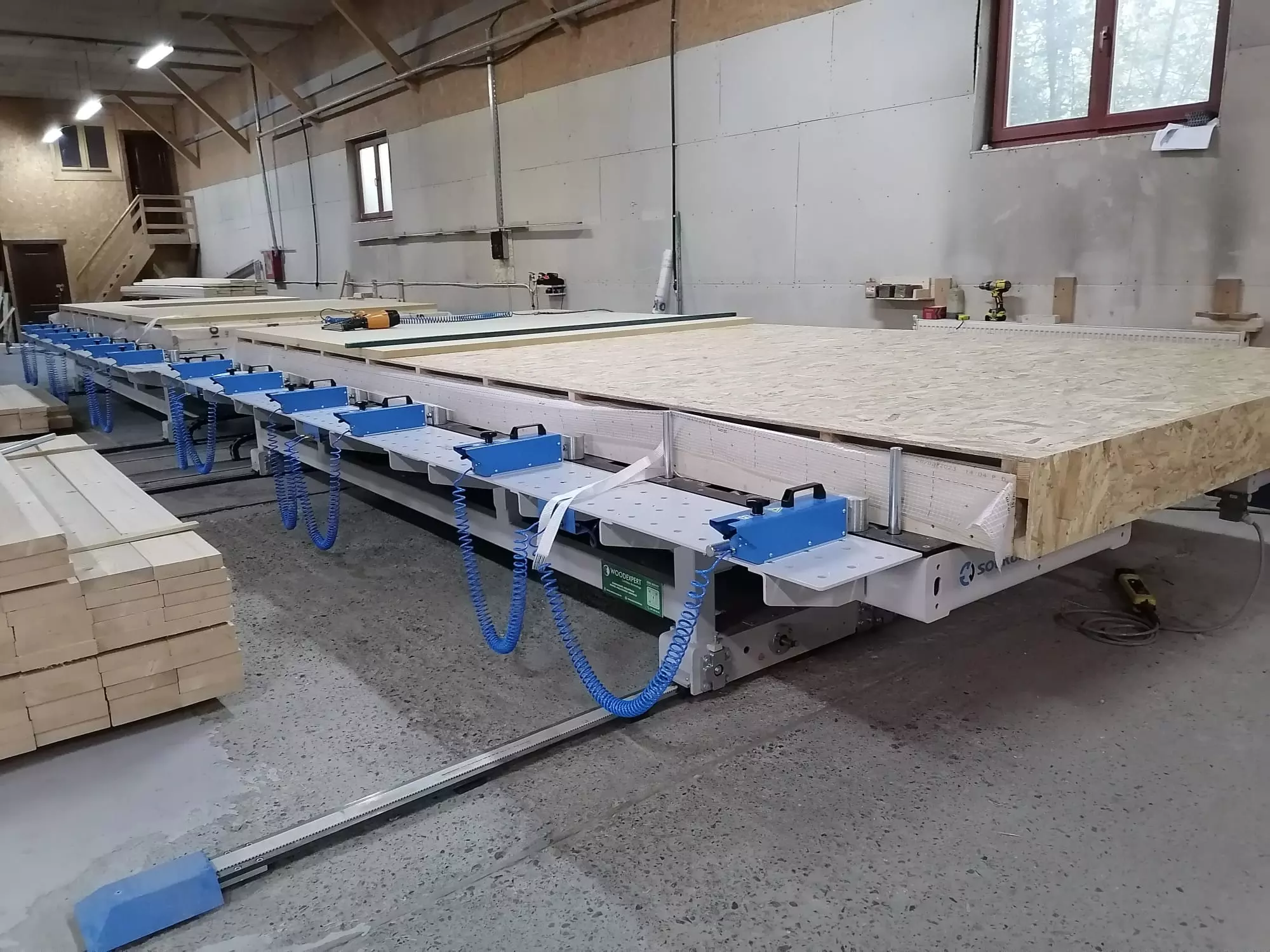 Masa asamblat pereti case cu o parte fixa si una mobila - producator Soukup Cehia - montaj Wood Expert